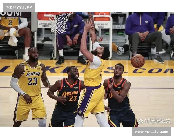 NBA常规赛：湖人加时胜勇士，詹姆斯关键三分