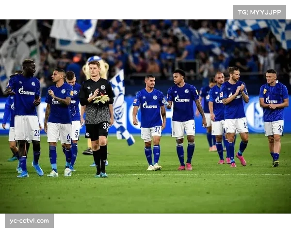 沙尔克04官方更新：主力右后卫布伦内尔恢复有球训练，周末有望复出